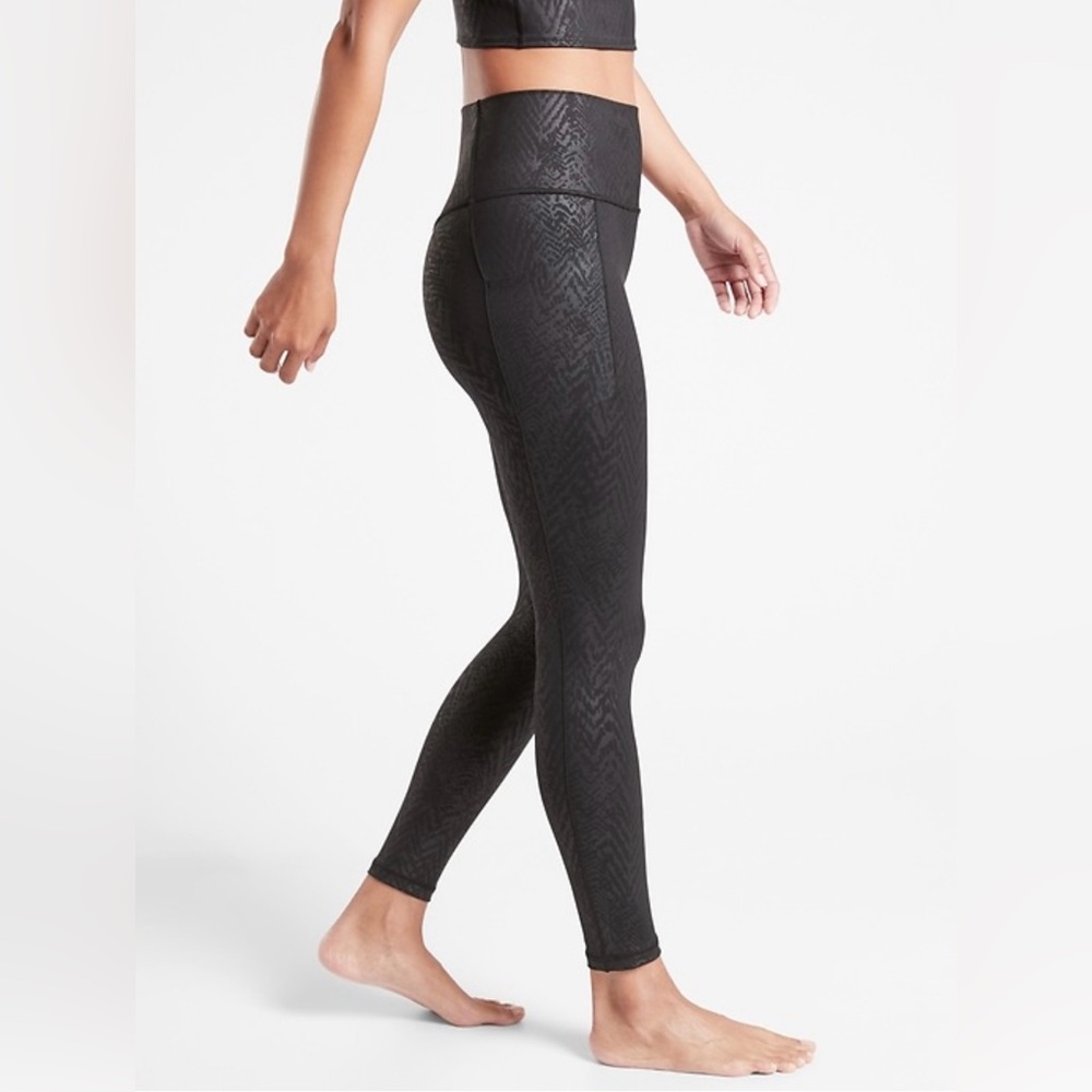 NWT Athleta Salutation Leggings - Stash Pocket - Size XS